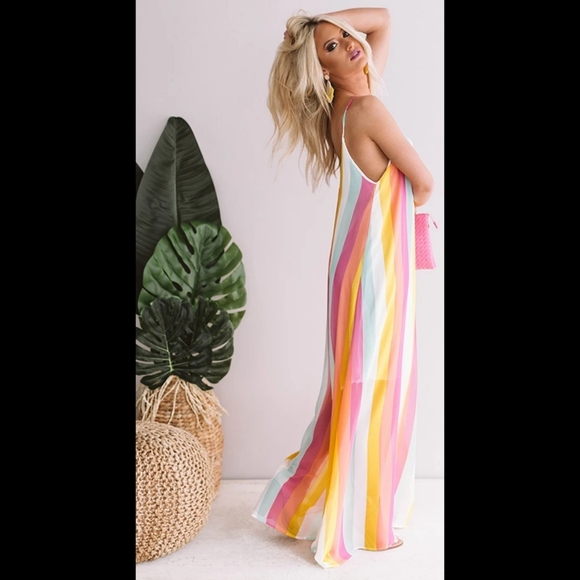 💕❌️SOLD❌️NWT Beautiful Flowy Rainbow Maxi Dress - Size L💕 - Picture 2 of 12